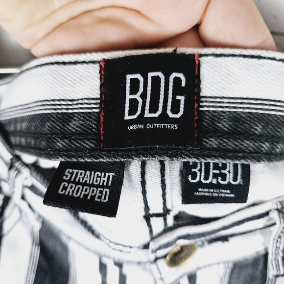 BDG UO URBAN OUTFITTERS | black stripe straight cropped jeans - Picture 7 of 11